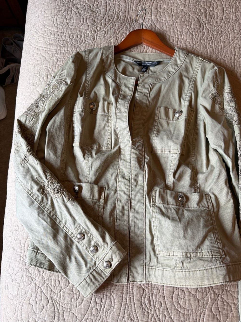 Beautiful canvas embroidered jacket